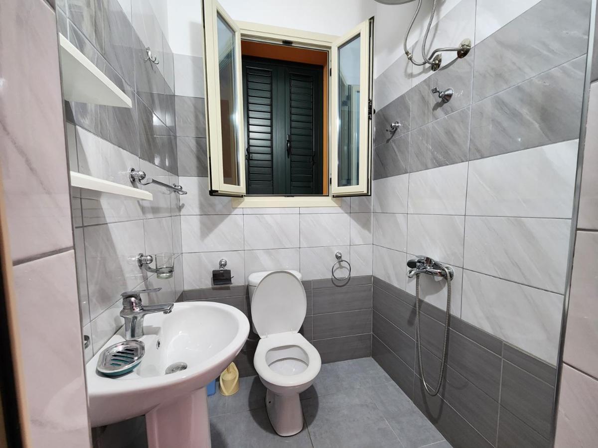 Orange Apartment Vlorë